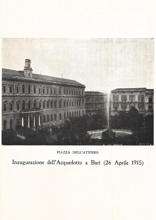 Piazza dell'Ateneo a Bari durante l'inaugurazione dell'Acquedotto il 26 aprile 1915