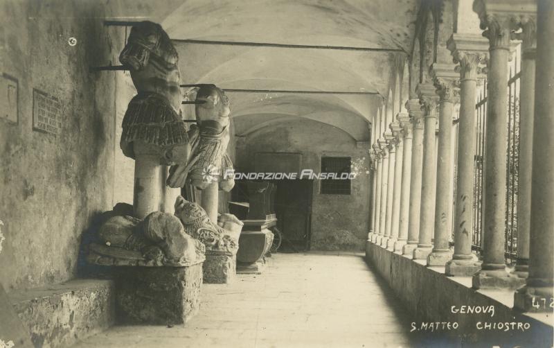 Genova - Chiostro di San Matteo - Statue mutilate