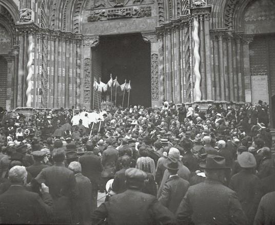 Processione delle ceneri di San Giovanni Battista (taglio)