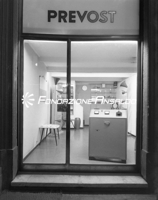 Genova - vetrina negozio Prevost