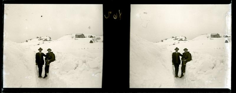 Ludovico Maria Chierici con l'amico Canepa nella neve (originale)