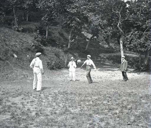 Giuoco del Football in Campopiano (taglio)
