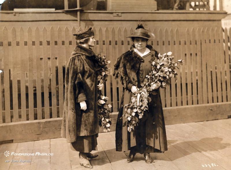 Maria Parodi con la figlia Ninetta al varo della Montclair - New York