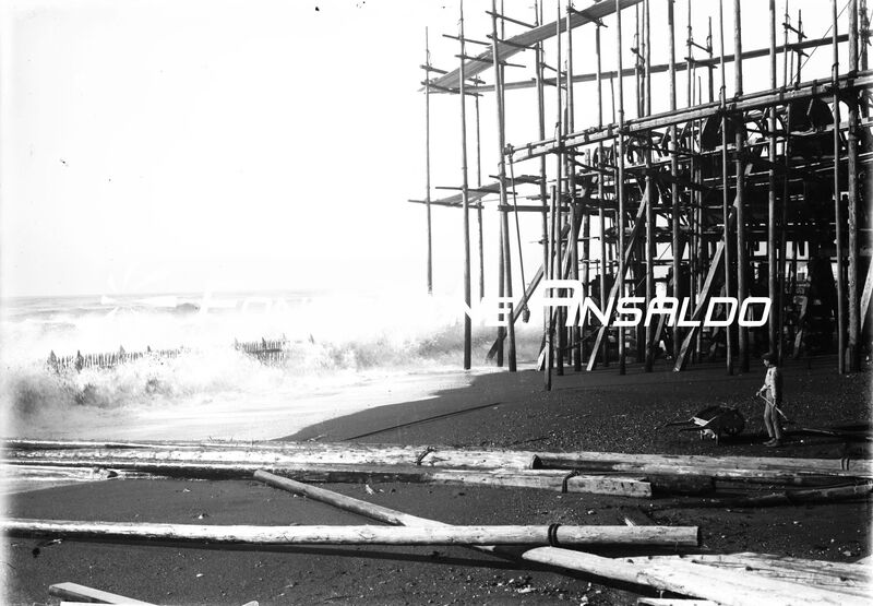 Genova - Cantieri Navali Ansaldo di Sestri Ponente - mareggiata