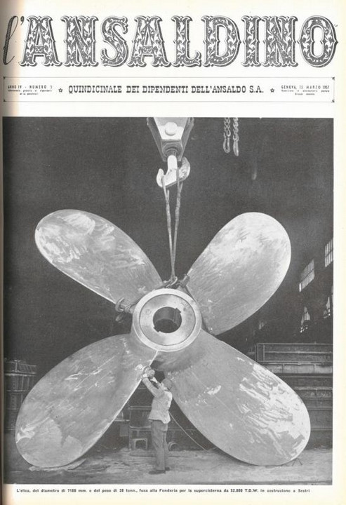 p. 1 (copertina): l'elica, del diametro di 7100 mm. e del peso di 30 tonn., fusa alla Fonderia per la supercisterna da 52.000 T.D.W. in costruzione a Sestri