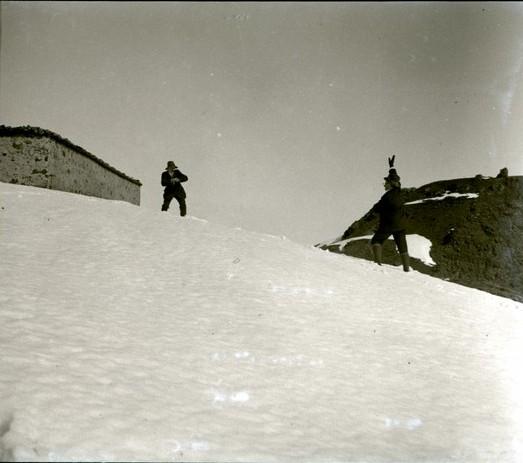 Fiaccone. Battaglia nella neve (taglio)