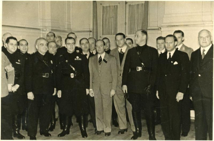 Giovanni Ansaldo e i delegati della stampa estera