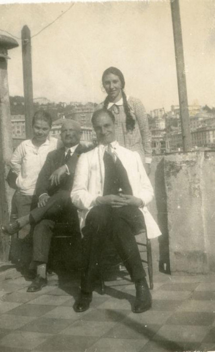 Giovanni Ansaldo con soggetti non identificati