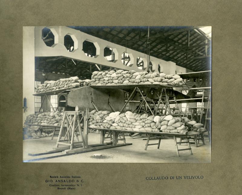 Collaudo velivoli nei Cantieri aeronautici Ansaldo n. 1 di Borzoli (mare)