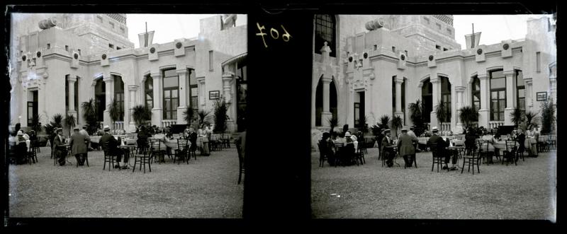 Caffè ristorante nei giardini (originale)
