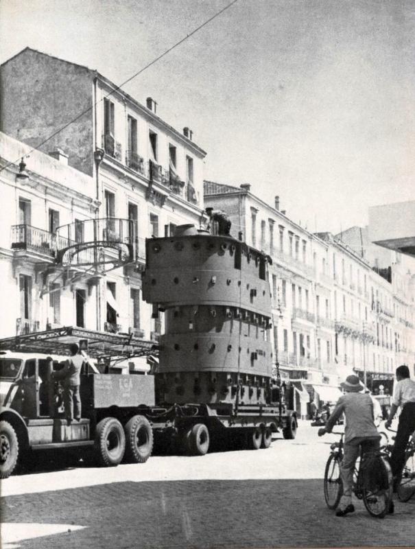 Trasporto per la sottostazione elettrica di Duzerville in Algeria, di un cassone per trasformatore dell'Ansaldo-San Giorgio, novembre 1953, anno I, n. 6 - p. 13