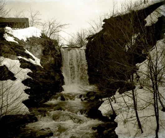 Cascata alle ghiacciaie (taglio)