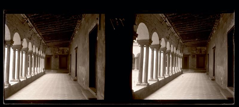 Cattedrale di San Lorenzo. Chiostro (originale)