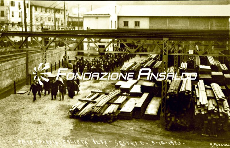Genova - maestranze Ilva durante una cerimonia