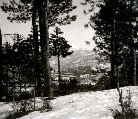 Panoramei Piani di Creto - Serino visto dalla Pineta (taglio)