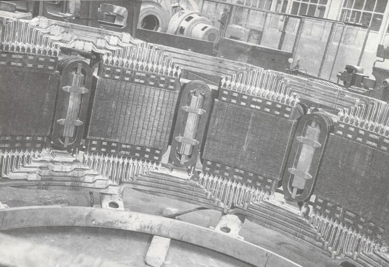 Carcassa di una dinamo realizzata presso l'Ansaldo San Giorgio - p. 59