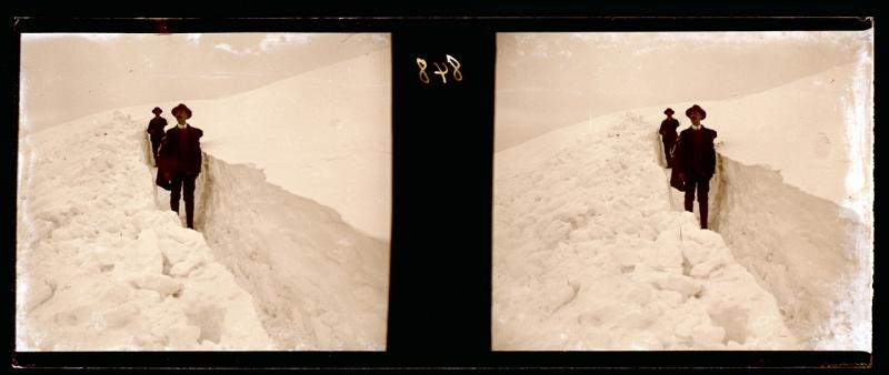 Castagnola. Canepa in un sentiero scavato nella neve (originale)