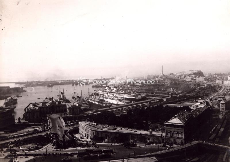 Porto di Genova - vista dall&#039;alto
