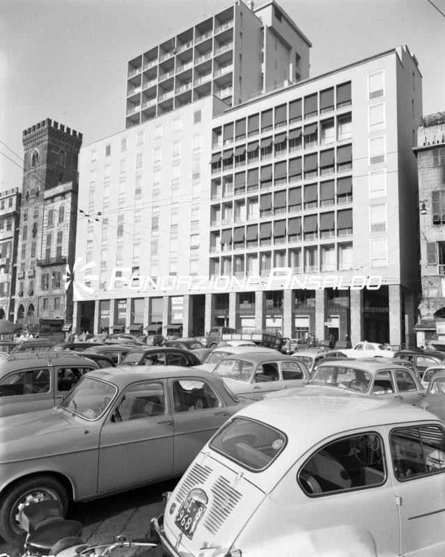 Genova - piazza Caricamento