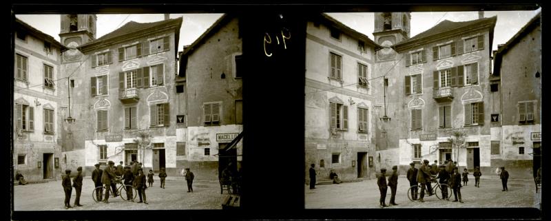 Rossiglione. Piazza principale (originale)