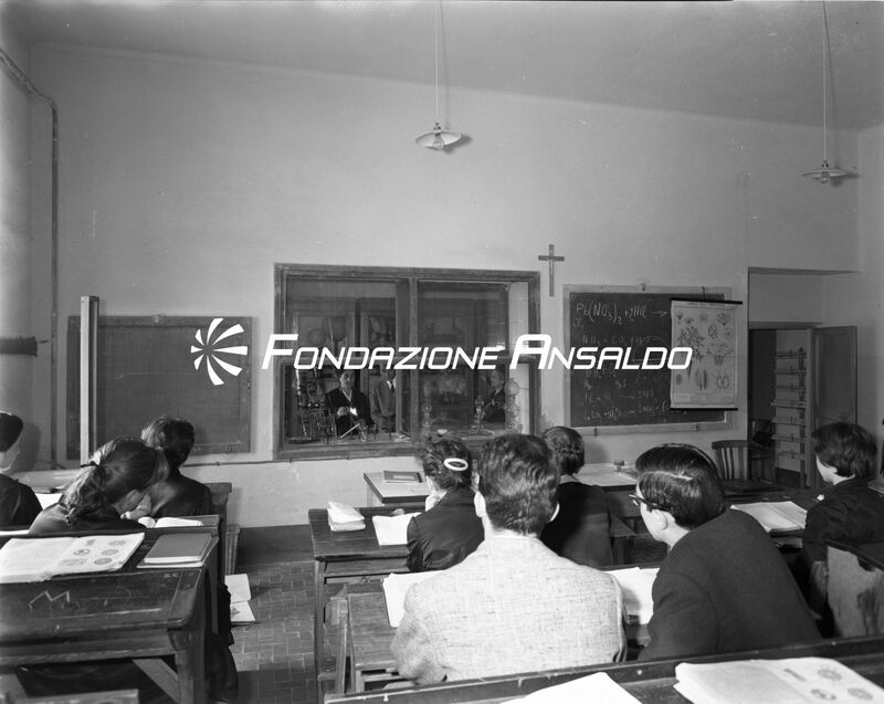 Genova - Il laboratorio di chimica del liceo scientifico G. D. Cassini