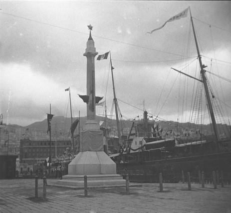 Monumento commemorativo dei Mille al Ponte Federico Guglielmo (taglio)