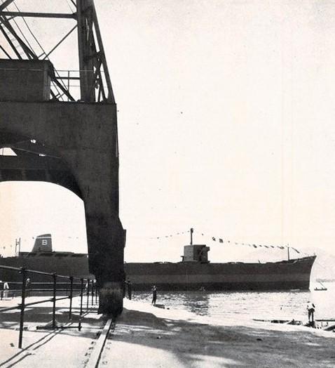 la M/n "Oscar Sinigaglia" dopo il varo avvenuto al Muggiano il 6 giugno 1955, marzo - aprile 1956, anno IV, n. 2 - p. 52