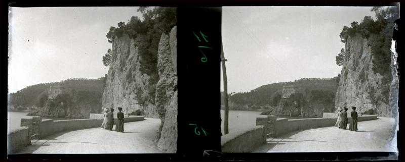 Via a Portofino. Strada tagliata nella roccia (originale)