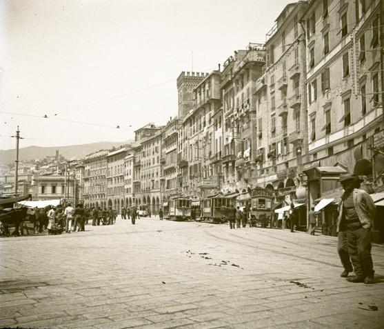 Piazza Caricamento (taglio)