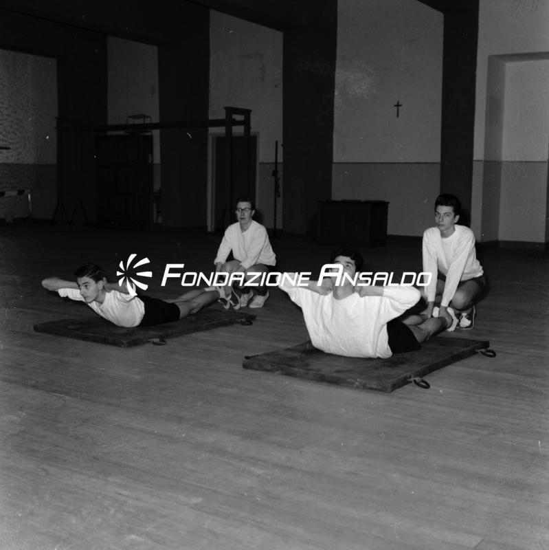 Genova - liceo Cassini - saggio ginnastica