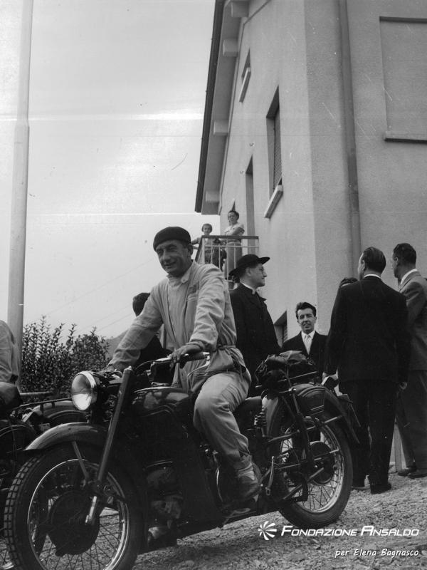 Moto Guzzi - visita dell'arcivescovo Giuseppe Siri