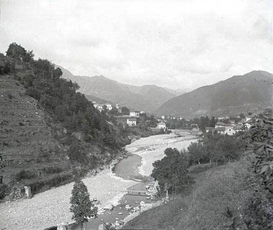 Gita a Montoggio. Veduta generale (taglio)