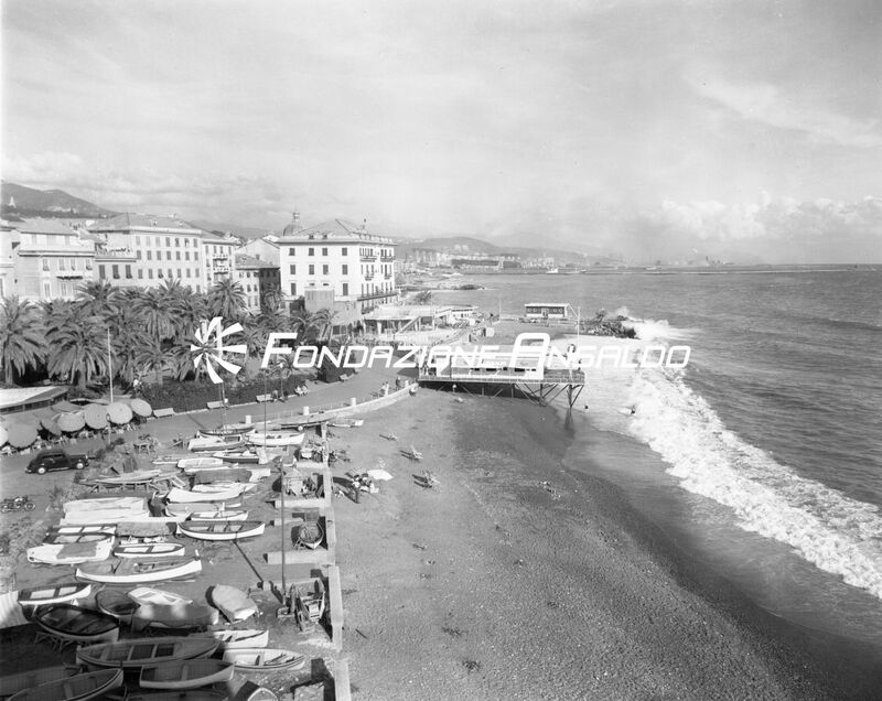 Genova - Un tratto di spiaggia a Pegli