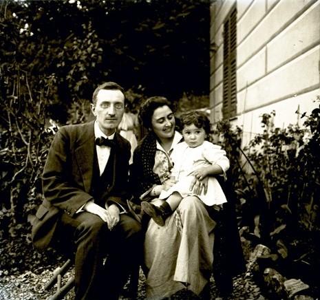 Ludovico Maria Chierici e Paola Franzoni con il figlio Enrico (taglio)