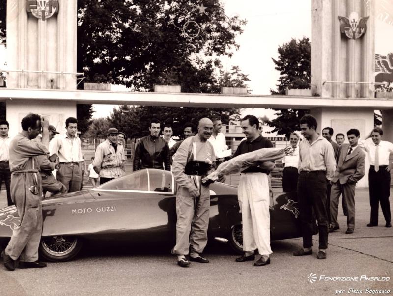 Moto Guzzi -  Nibbio II con i piloti  Pietro Campanella  e Angelo Poggio