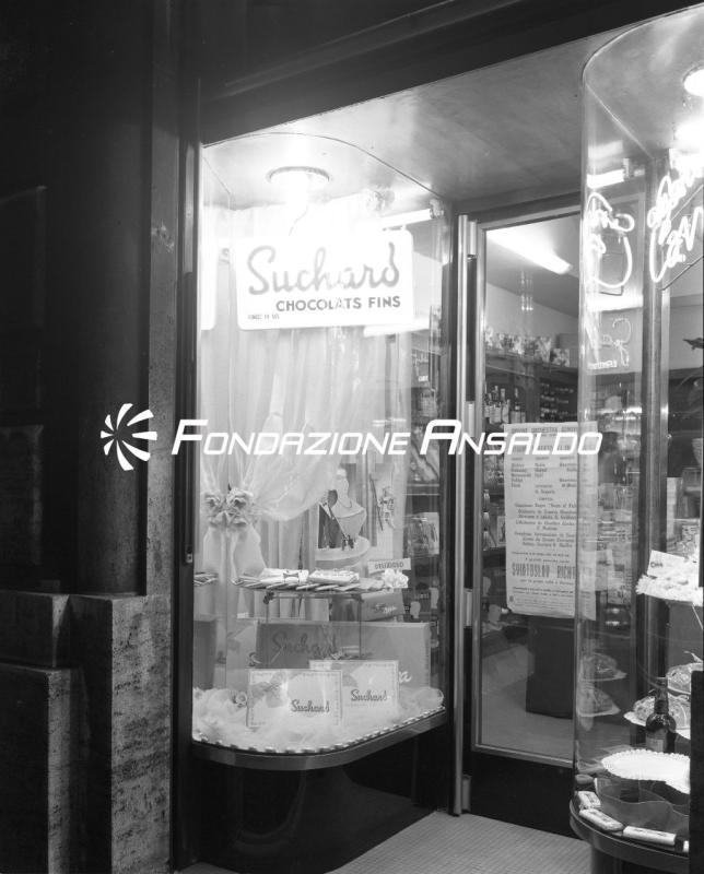 Genova - vetrina negozio Suchard
