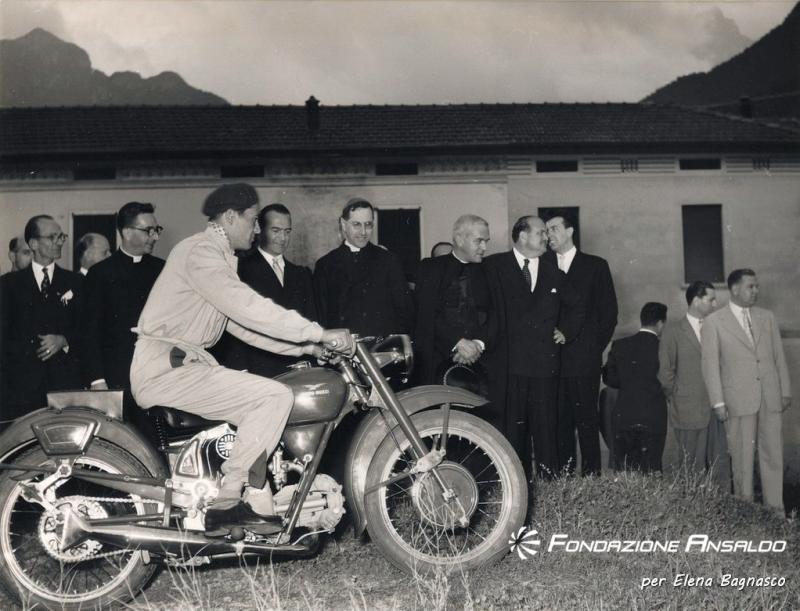 Moto Guzzi - visita dell'arcivescovo Giuseppe Siri