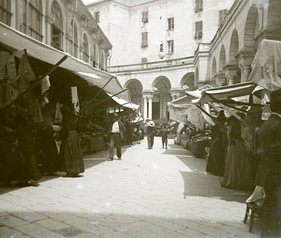 Mercato Orientale interno (taglio)