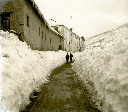 Molini. Strada principale (taglio)