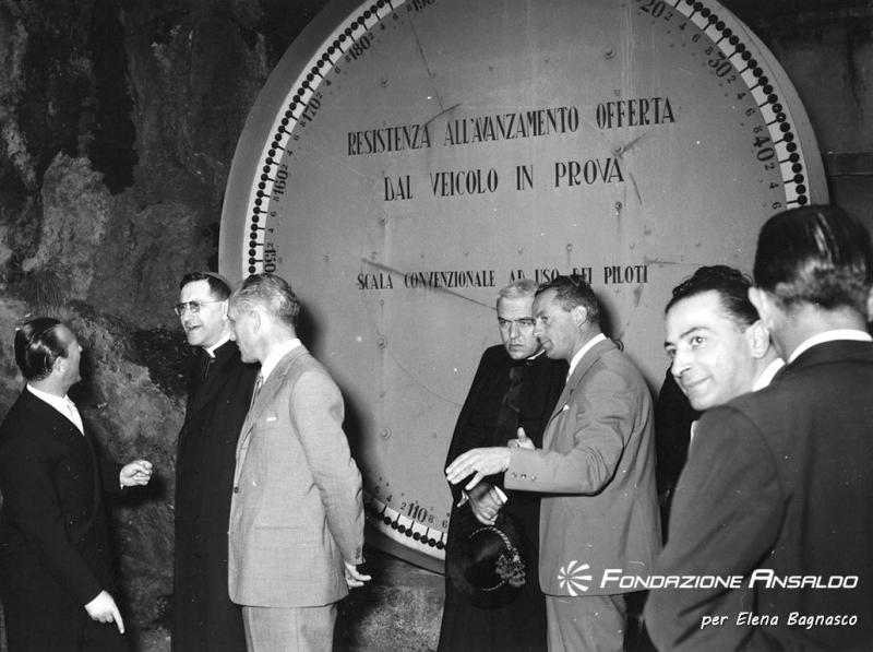 Motoguzzi - visita dell'arcivescovo Giuseppe Siri