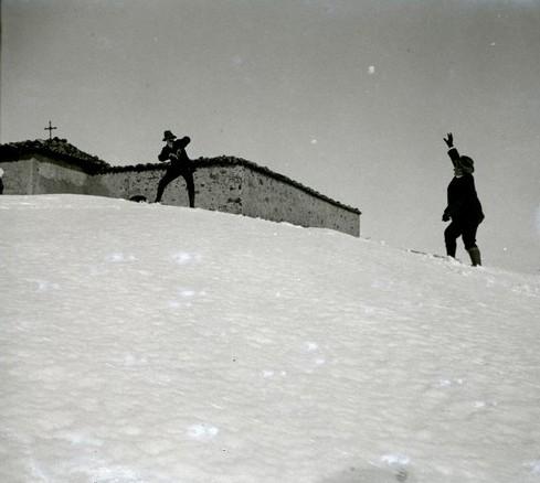 Fiaccone. Battaglia nella neve (taglio)