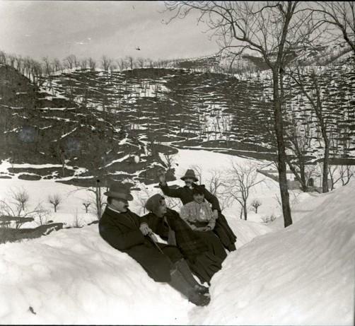 Molini. Riposo nella neve (taglio)