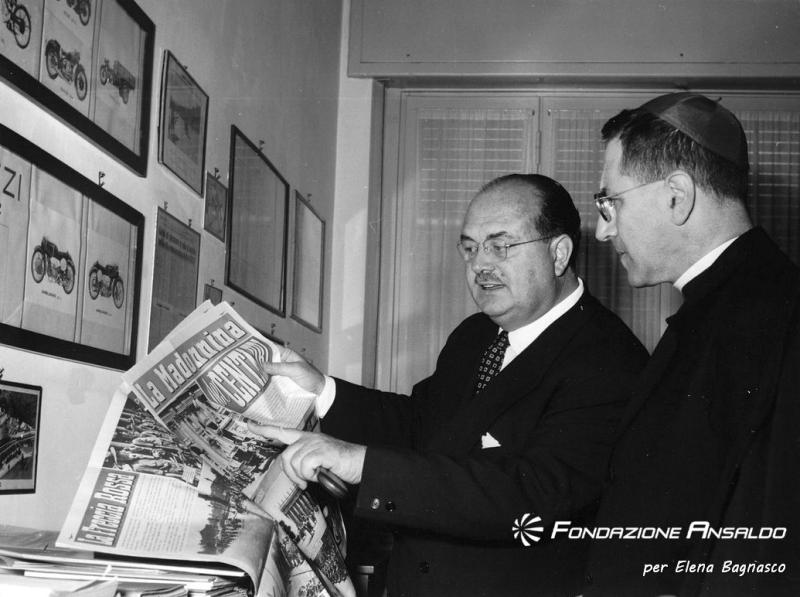 Moto Guzzi - visita dell'arcivescovo Giuseppe Siri