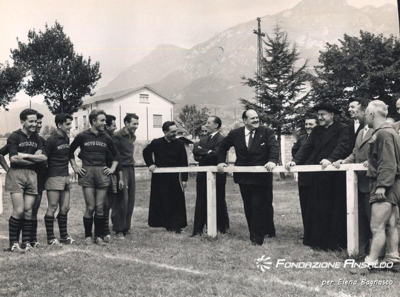 Moto Guzzi - visita dell'arcivescovo Giuseppe Siri