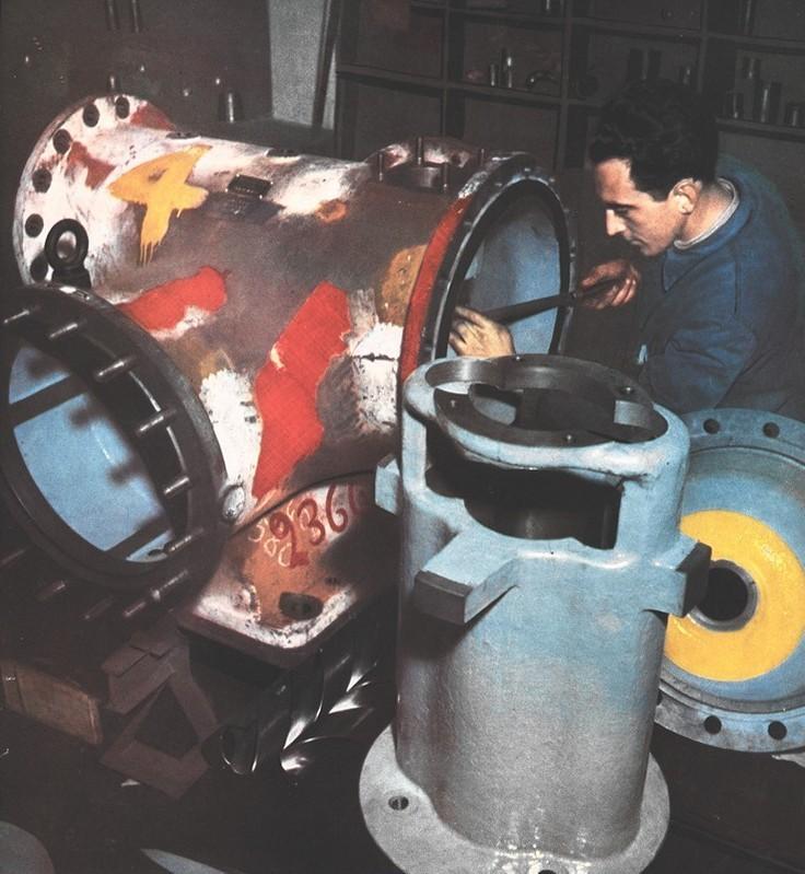 Particolare di un compressore frigorifero delle Termomeccanica Italiana di La Spezia,  gennaio 1954, anno II, n. 1 - p. 49