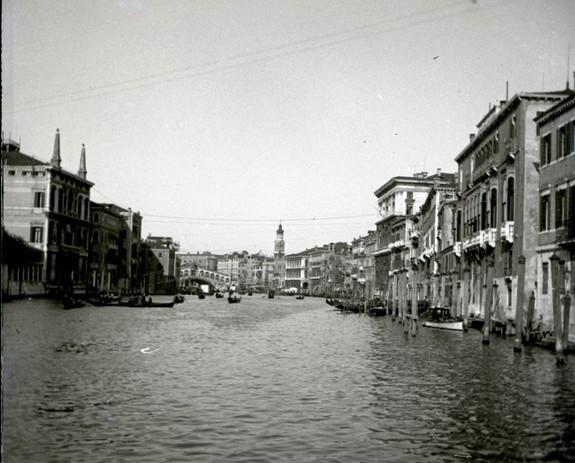 Canal Grande dopo Ponte di Rialto (taglio)