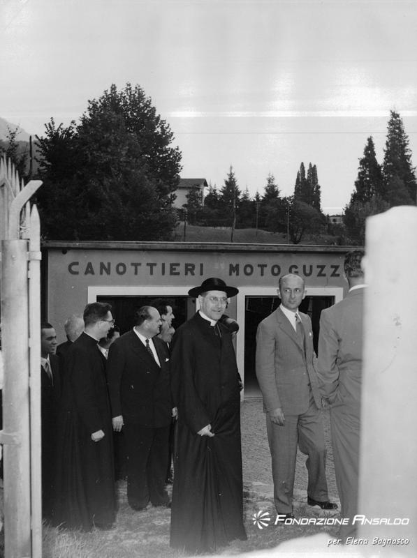 Moto Guzzi - visita dell'arcivescovo Giuseppe Siri