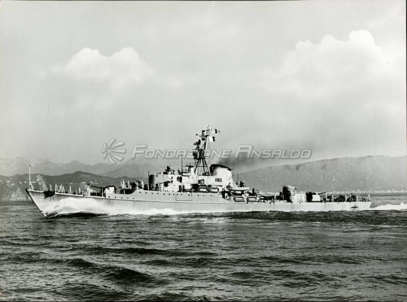 Almirante Clemente (a/s) - in navigazione