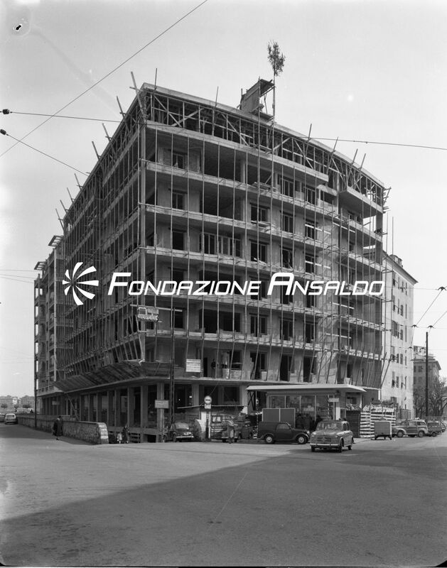 Genova - Carignano - Caseggiato in costruzione in via A. Volta
