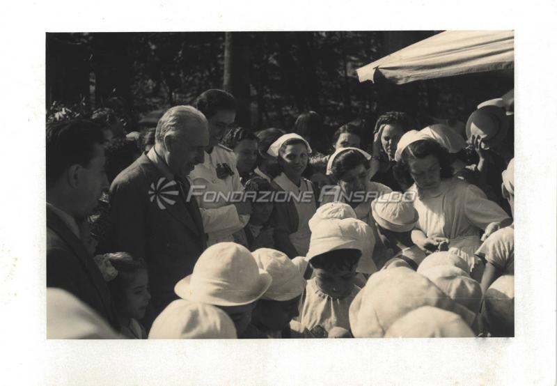 Federico Lombardi in una colonia montana Ansaldo
